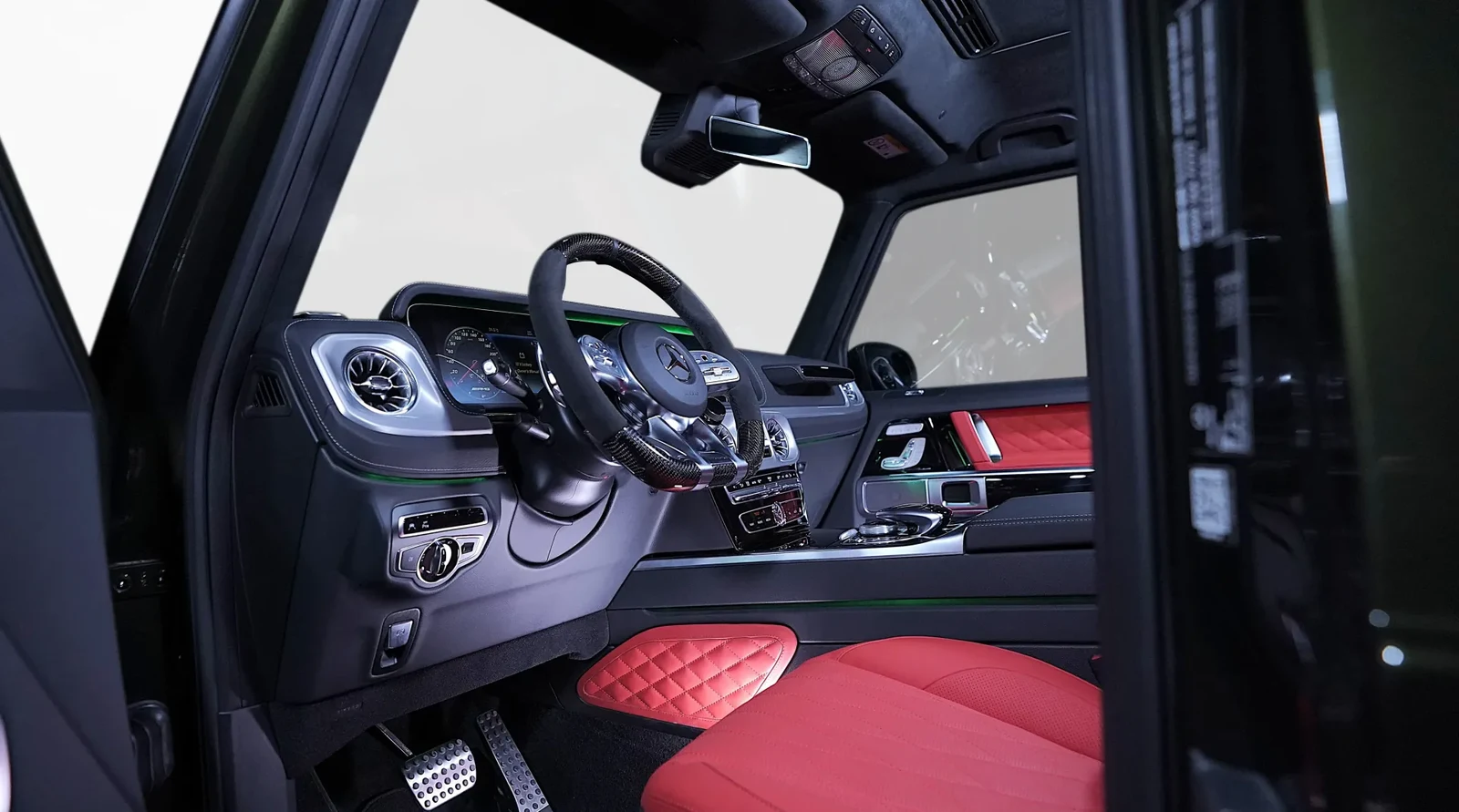 2023 Mercedes-AMG G 63 interior, Red