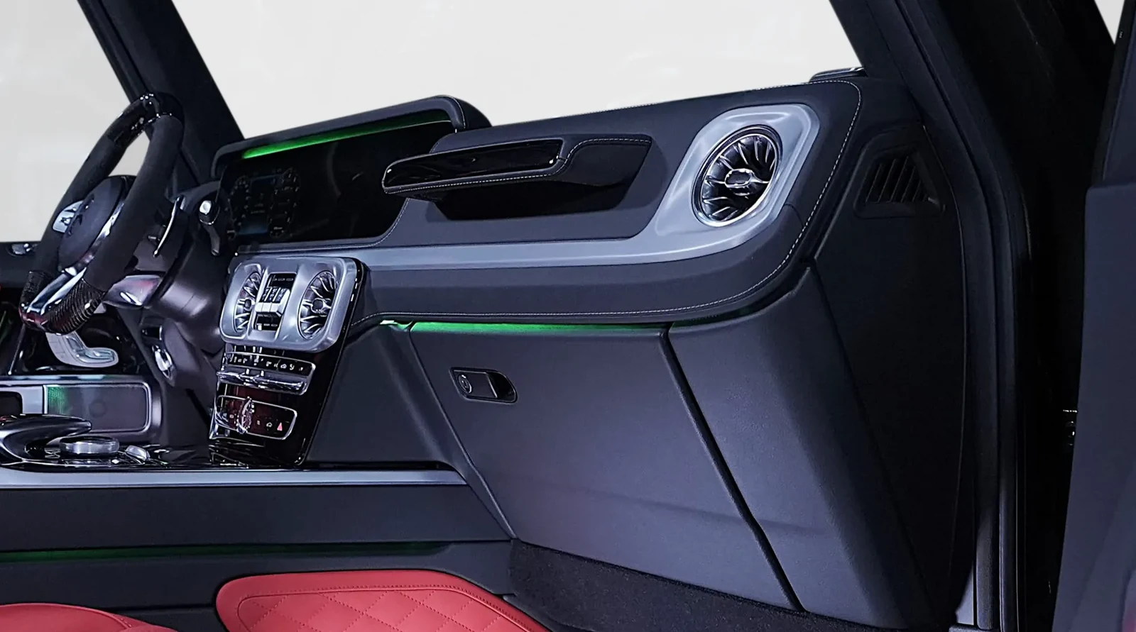 2023 Mercedes-AMG G 63 interior, door panel, Red