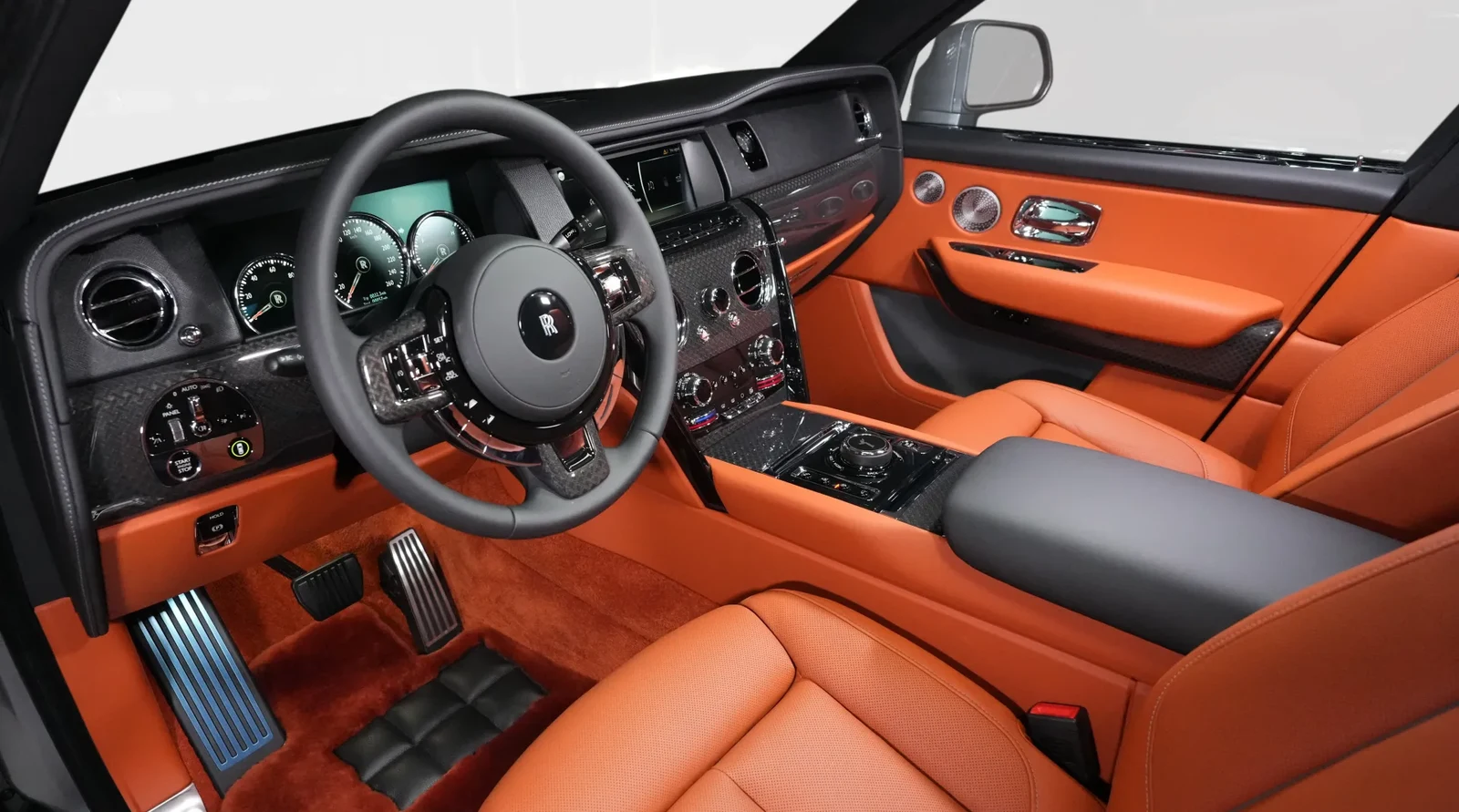 2023 Rolls-Royce Cullinan Black Badge by Onyx Concept interior, Armagnac Orange