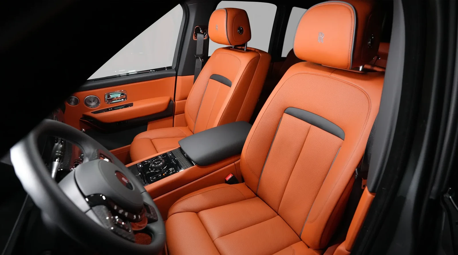 2023 Rolls-Royce Cullinan Black Badge by Onyx Concept interior, seats, Armagnac Orange