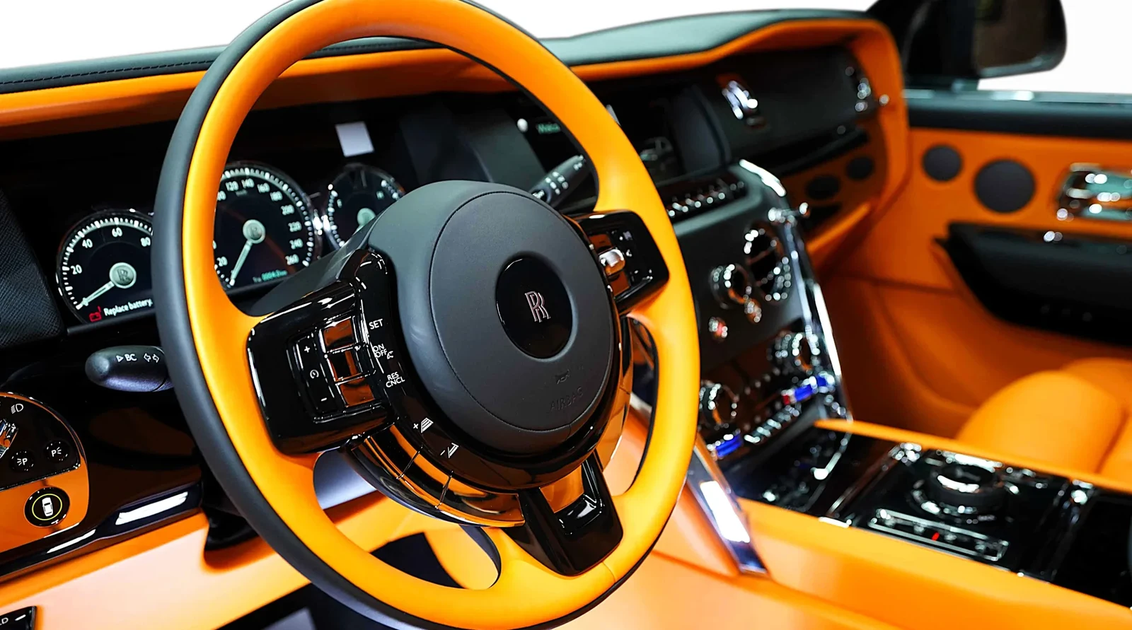 2024 Rolls-Royce Cullinan by Onyx Concept interior, Mandarin Orange