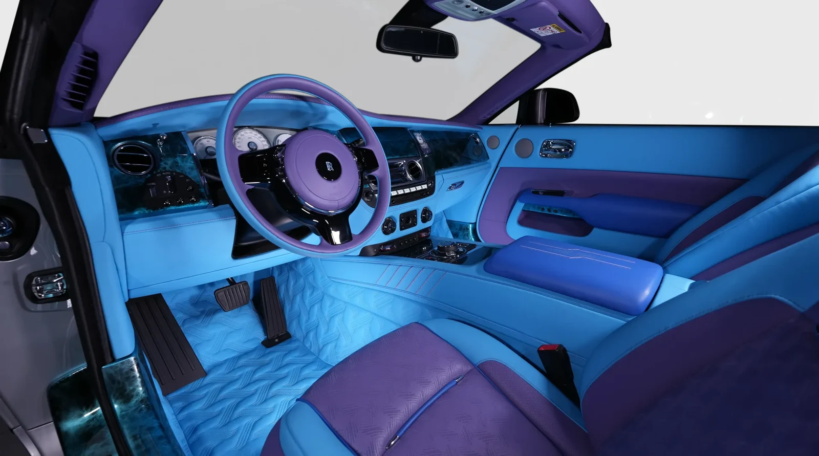 2020 Rolls-Royce Dawn by Onyx Concept interior, Blue & Purple