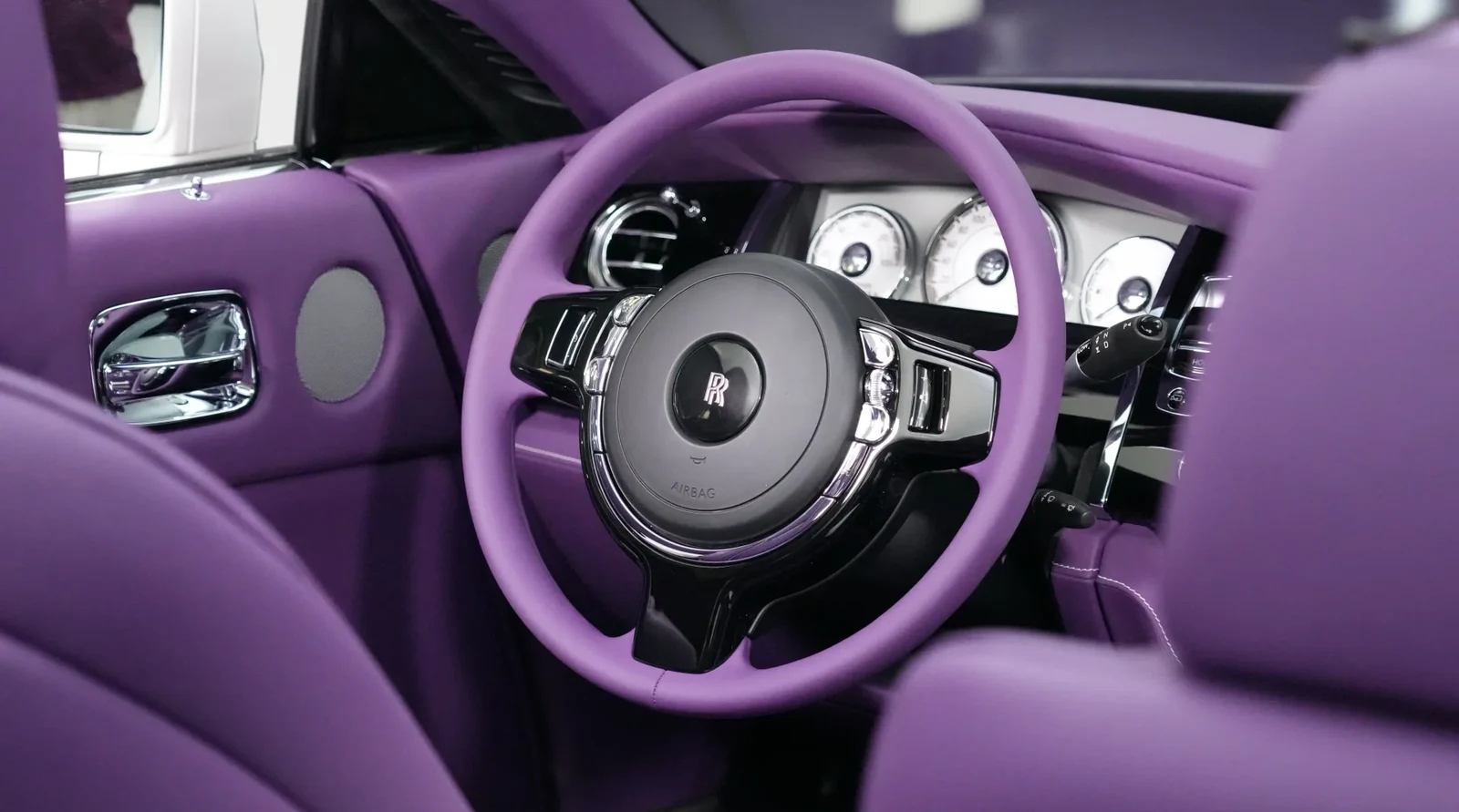 2020 Rolls-Royce Dawn by Onyx Concept interior, Purple and White