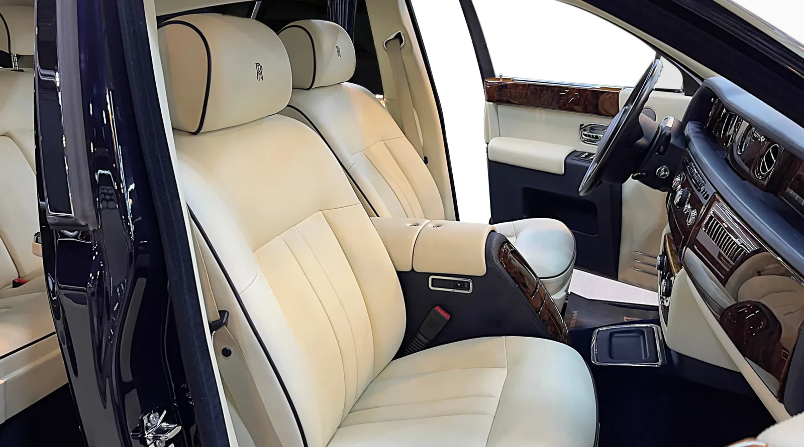 2014 Rolls-Royce Phantom Extended interior, seats, Linen