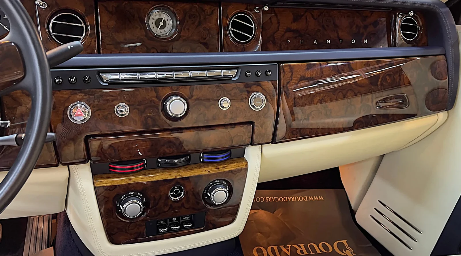 2014 Rolls-Royce Phantom Extended interior, Linen