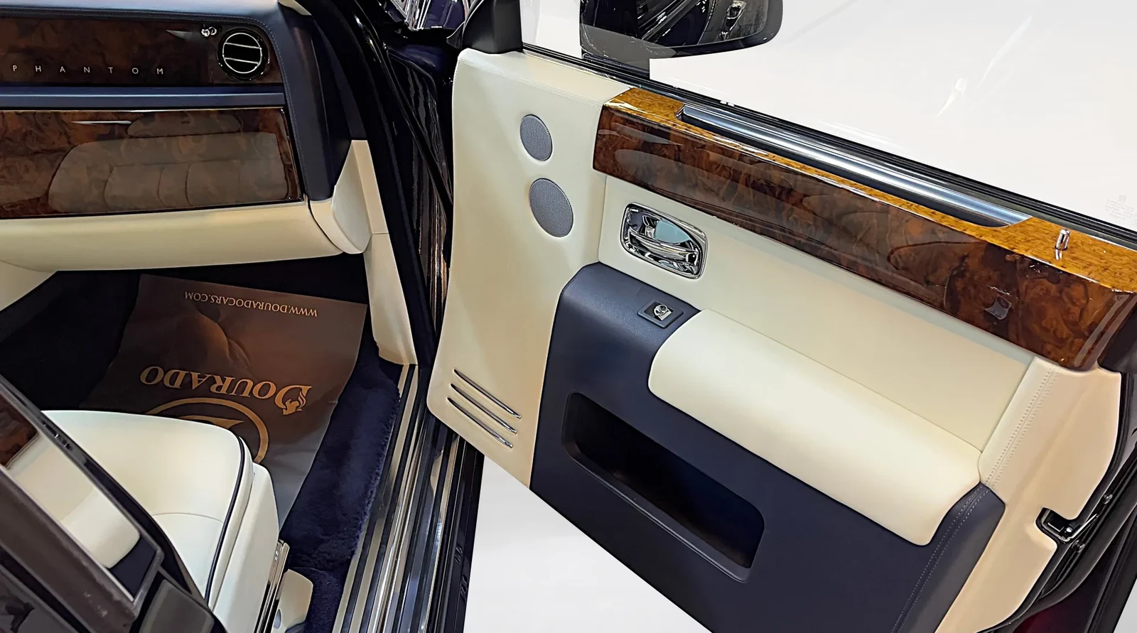 2014 Rolls-Royce Phantom Extended interior, door panel, Linen