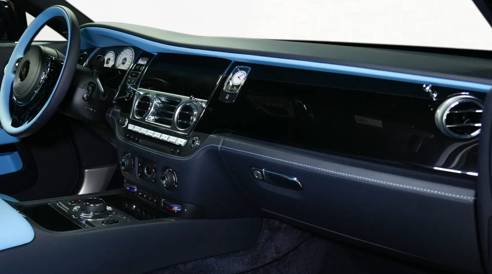 2020 Rolls-Royce Wraith by Onyx Concept interior, Navy & Electric Blue
