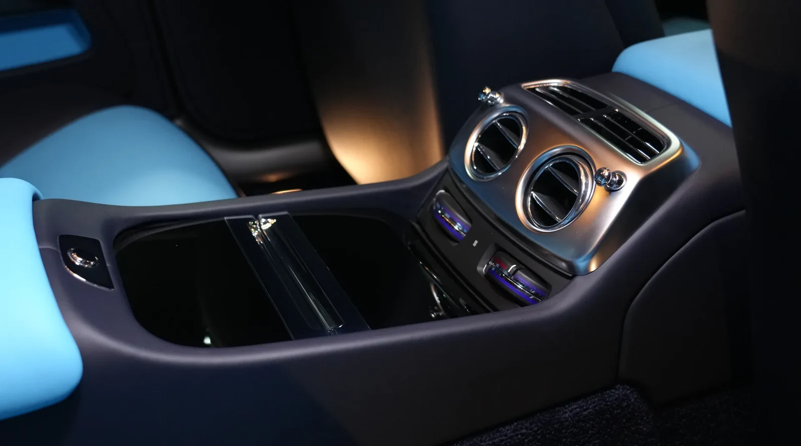 2020 Rolls-Royce Wraith by Onyx Concept interior, center console, Navy & Electric Blue