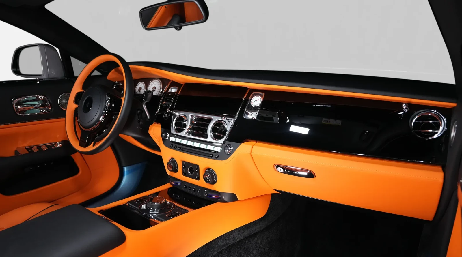 2023 Rolls-Royce Wraith by Onyx Concept interior, Mandarin Orange