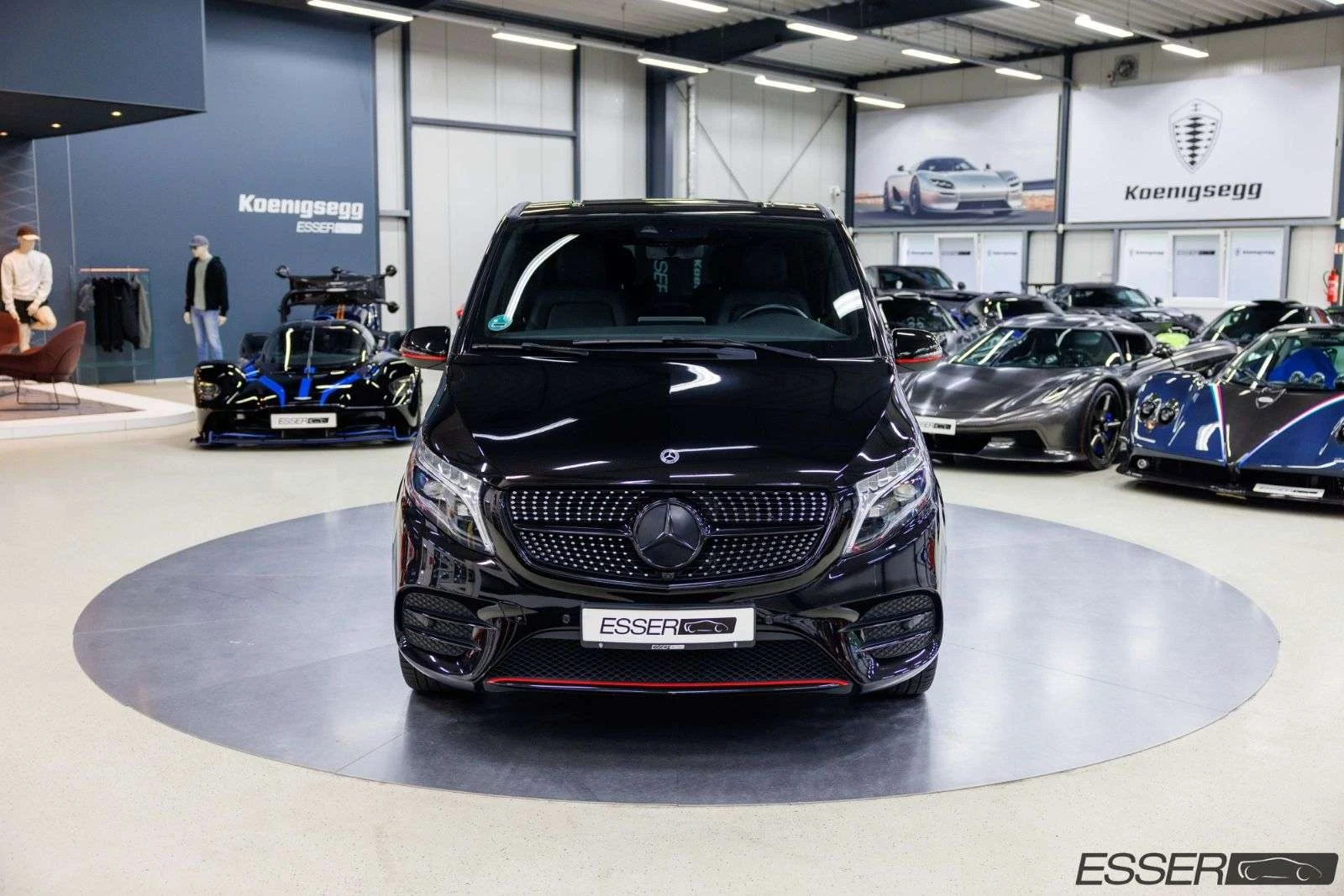 Mercedes-Benz V 300 d 4MATIC AMG Line, 2/10