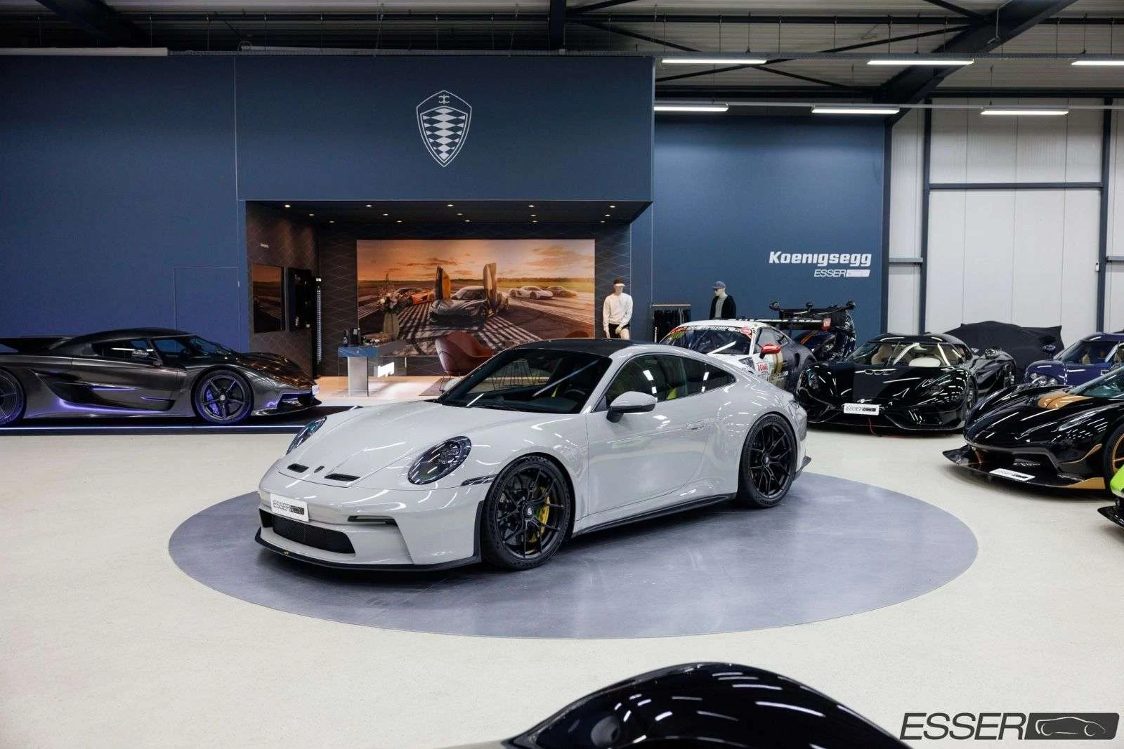 Porsche 911 GT3 Touring Manthey (992), 4/10