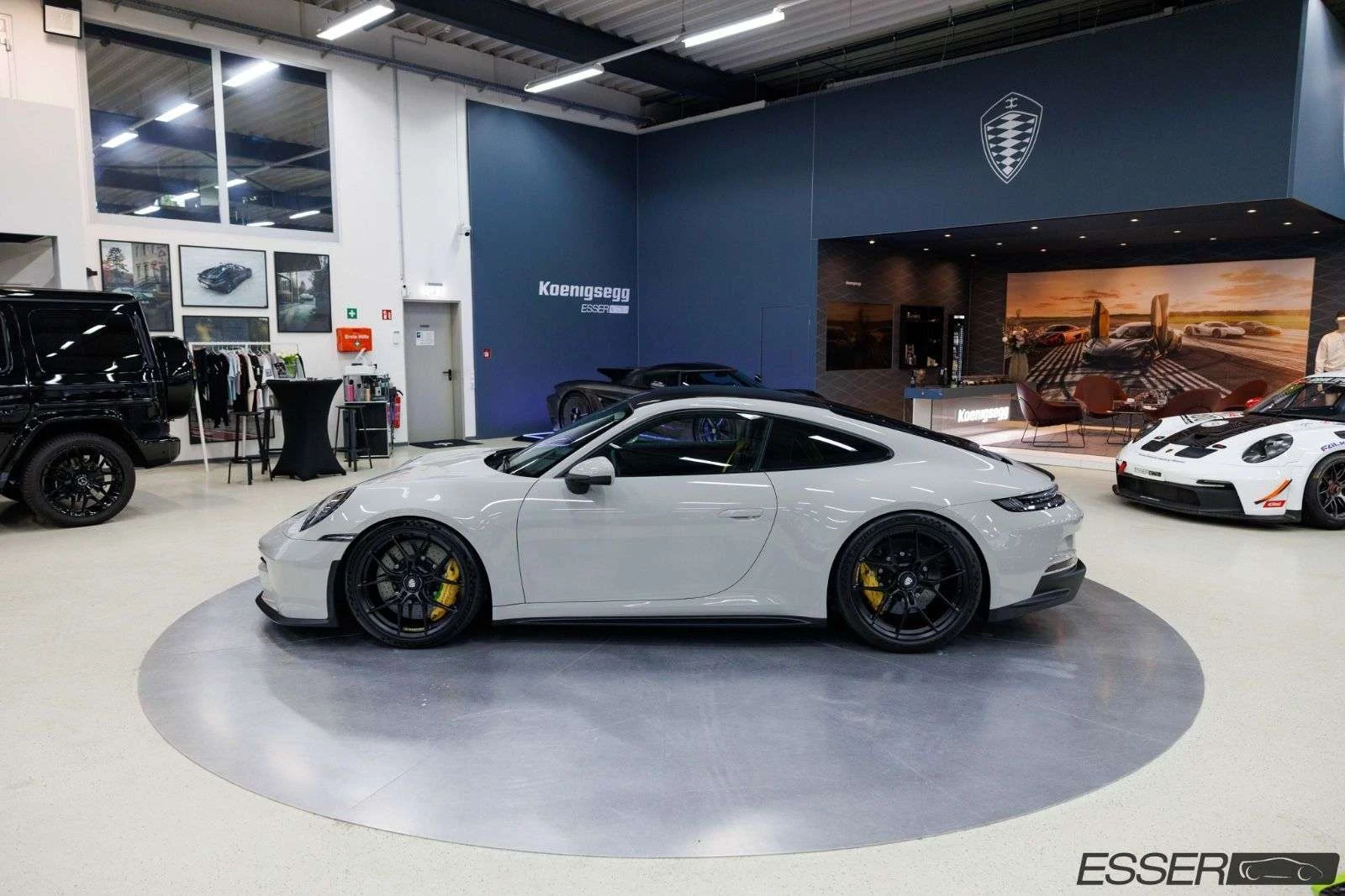 Porsche 911 GT3 Touring Manthey (992), 6/10