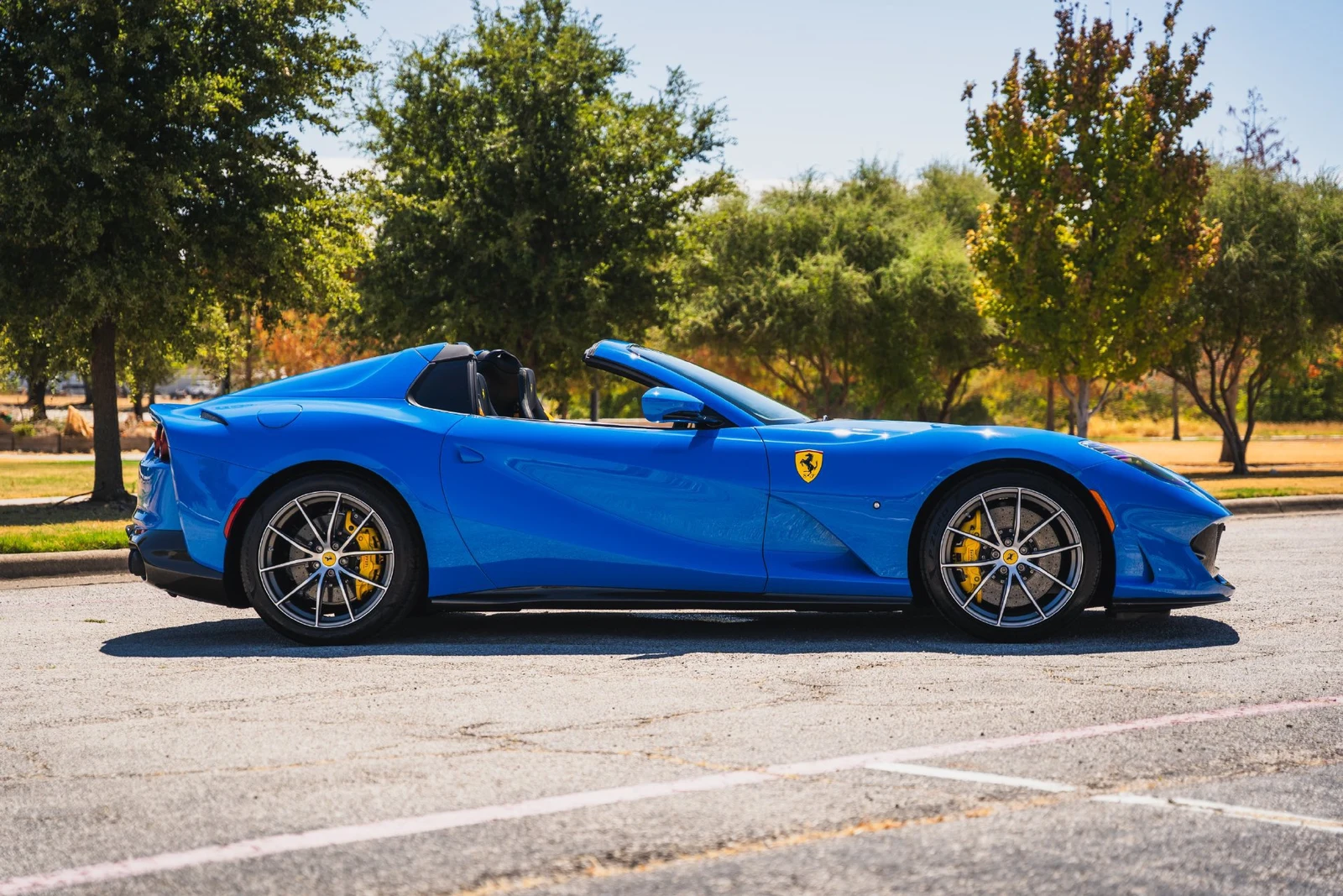 2022 Ferrari 812 GTS, 12/29