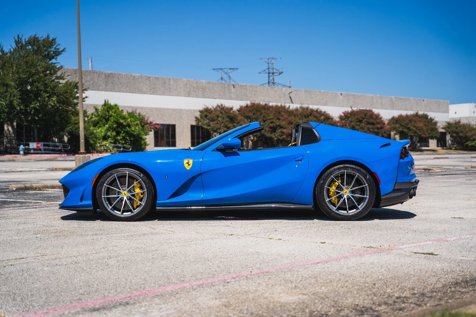 2022 Ferrari 812 GTS, 23/29