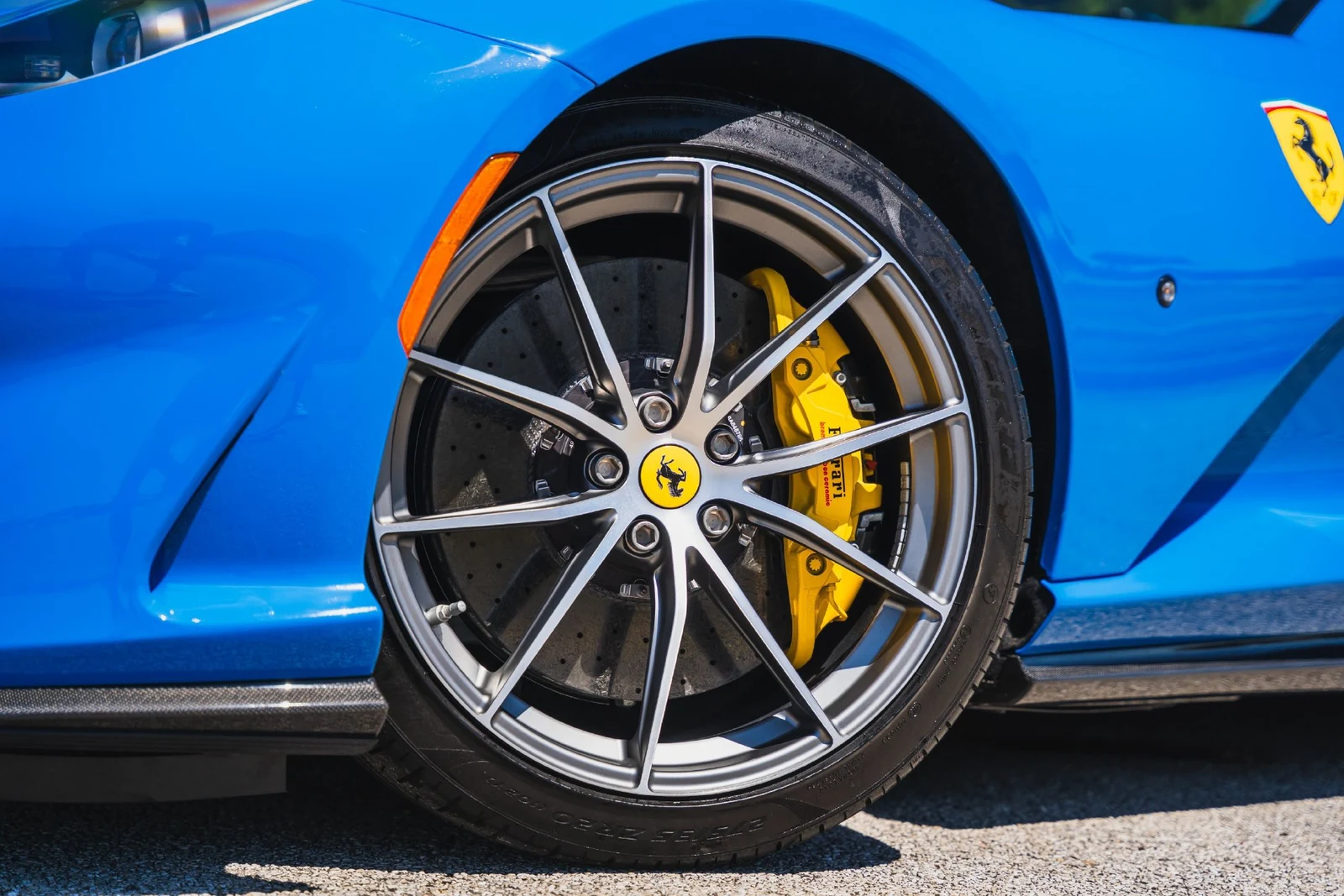 2022 Ferrari 812 GTS, 25/29