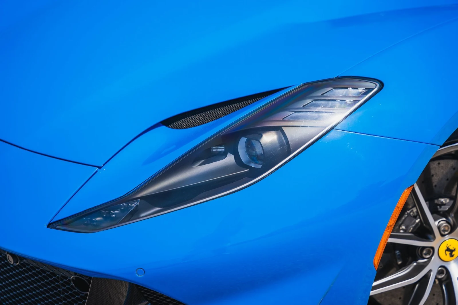 2022 Ferrari 812 GTS, 26/29