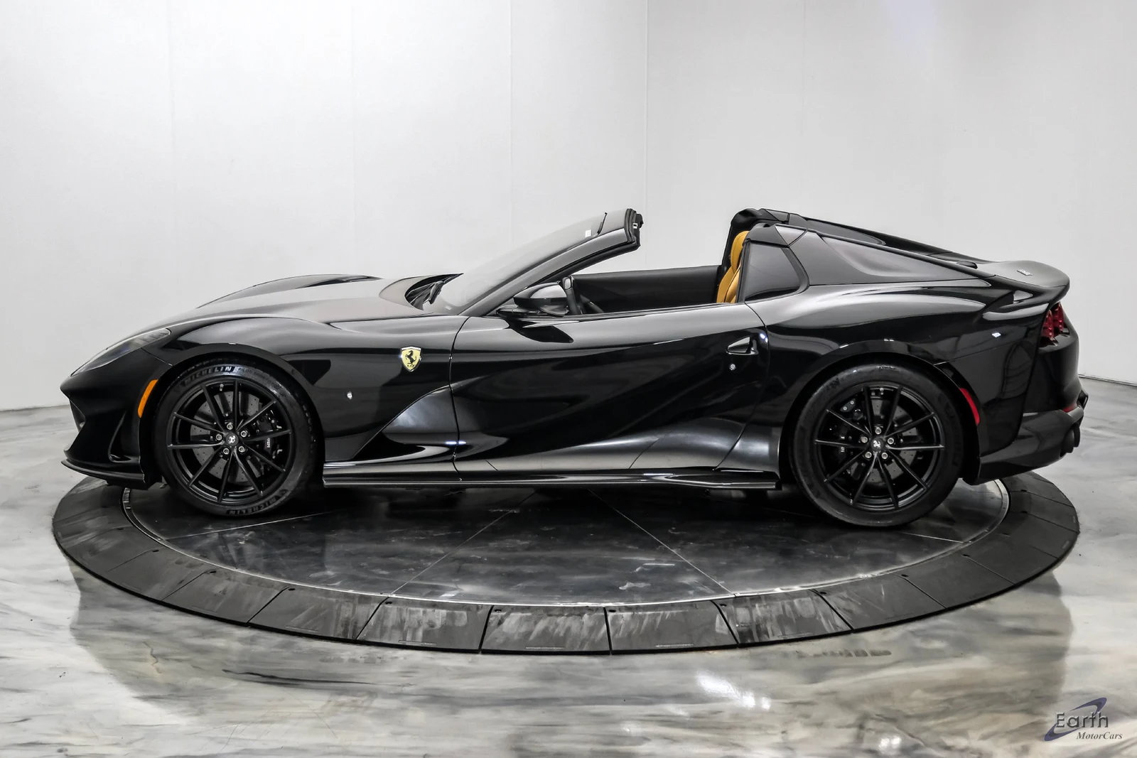 2022 Ferrari 812 GTS, 7/28