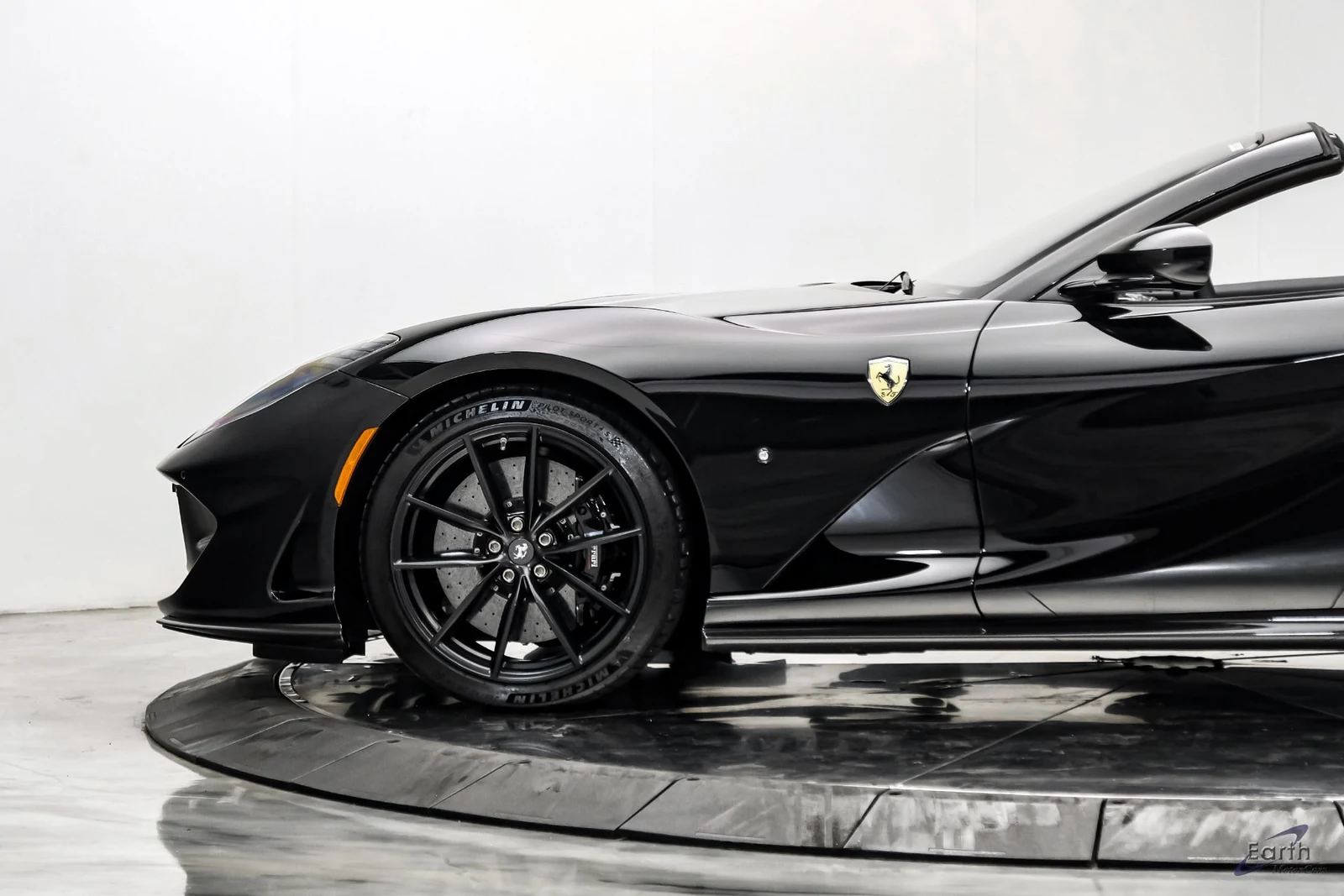 2022 Ferrari 812 GTS, 9/28