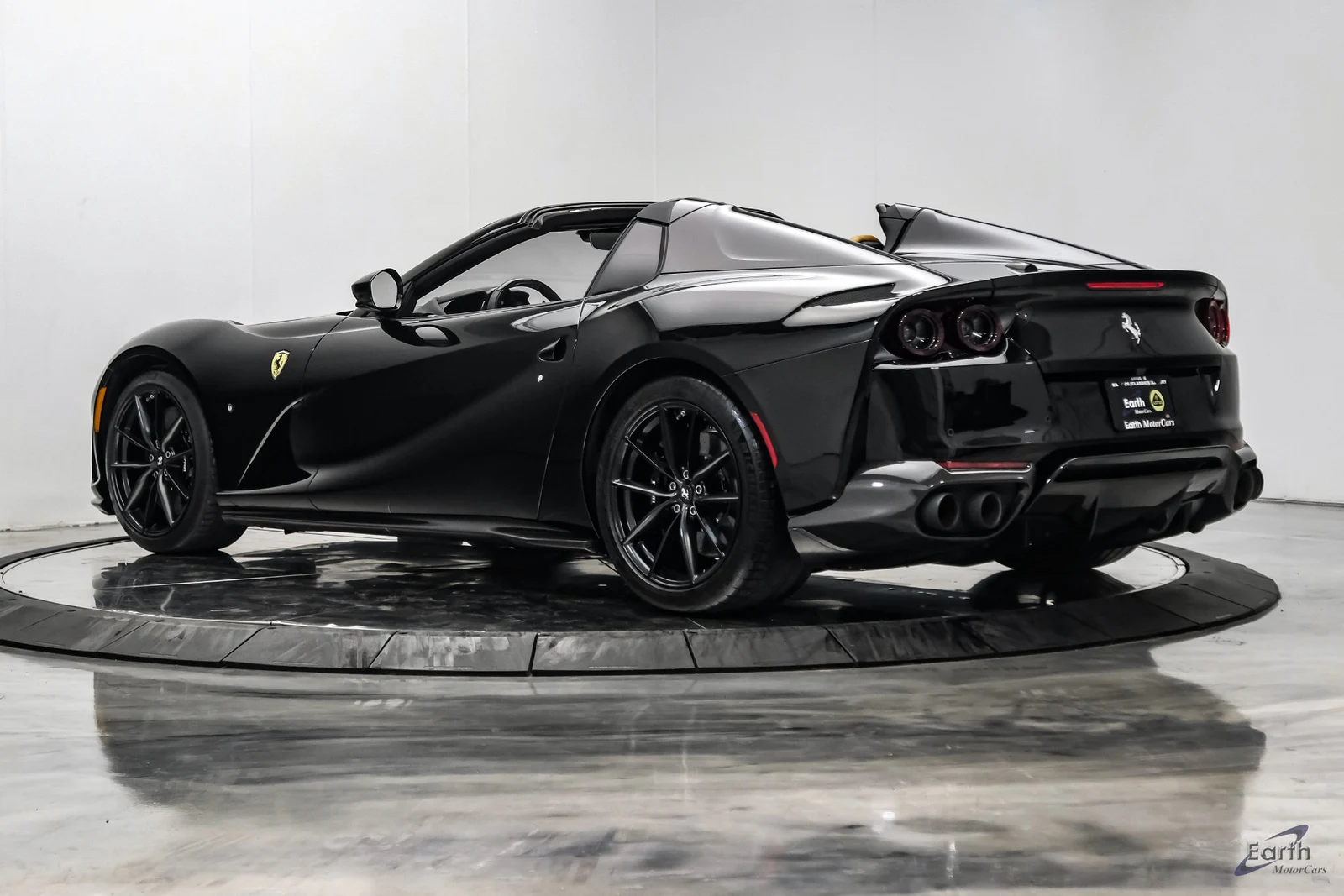 2022 Ferrari 812 GTS, 11/28