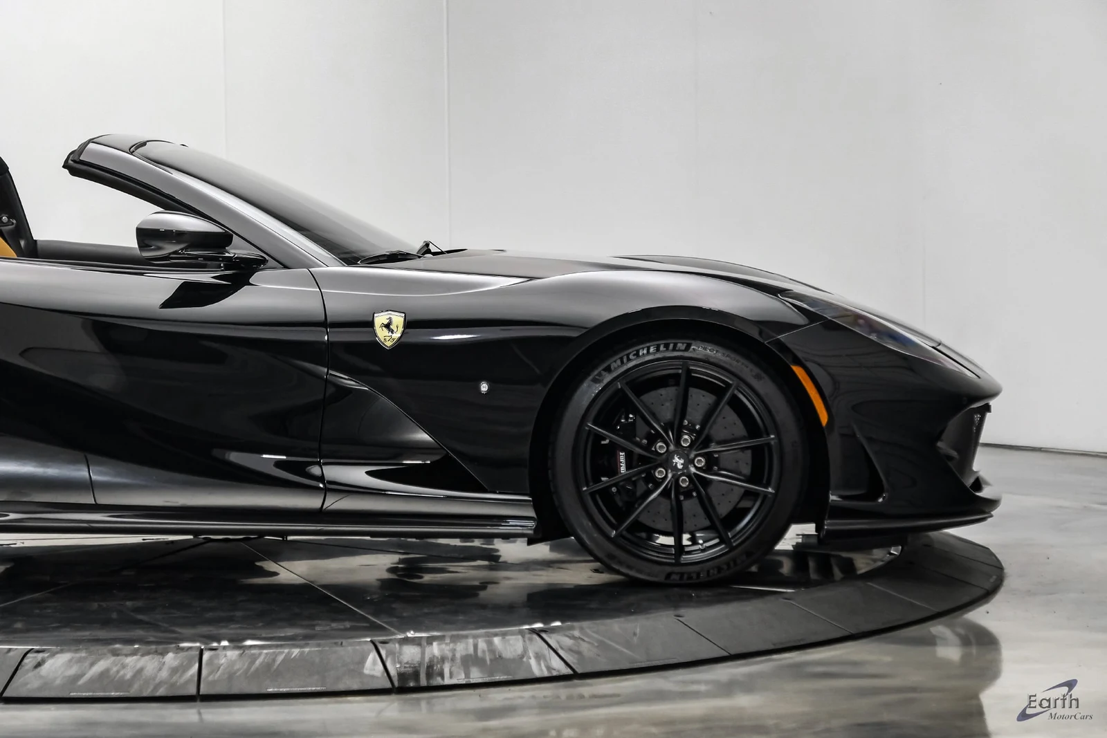 2022 Ferrari 812 GTS, 26/28