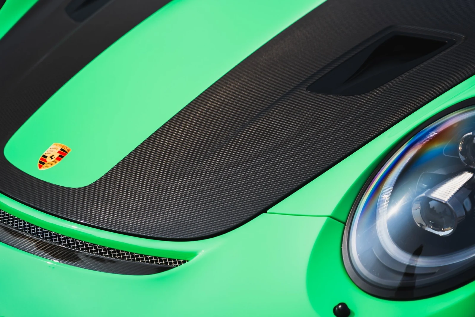 2018 Porsche 911 (991.2) GT2 RS Weissach, 11/29