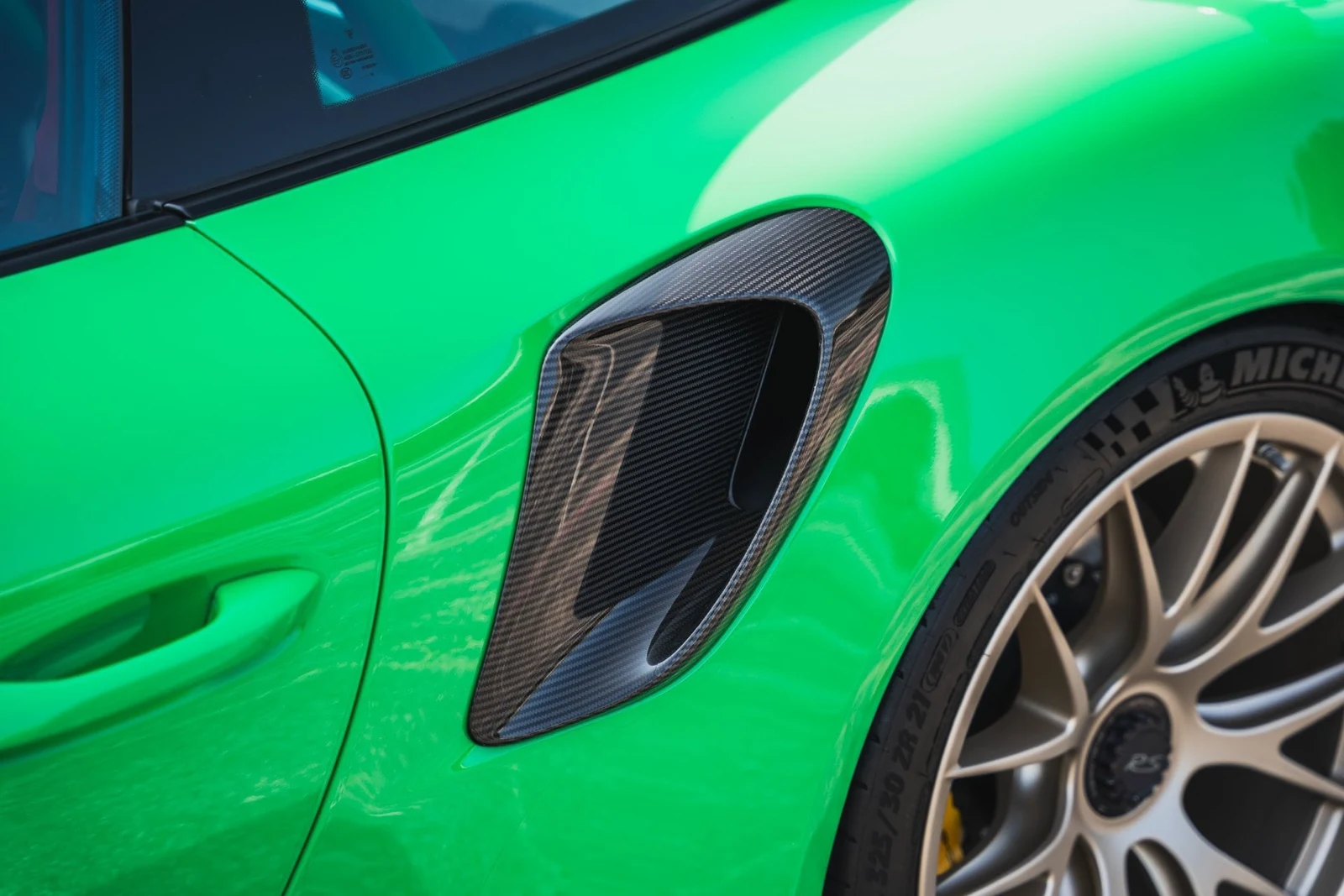 2018 Porsche 911 (991.2) GT2 RS Weissach, 14/29