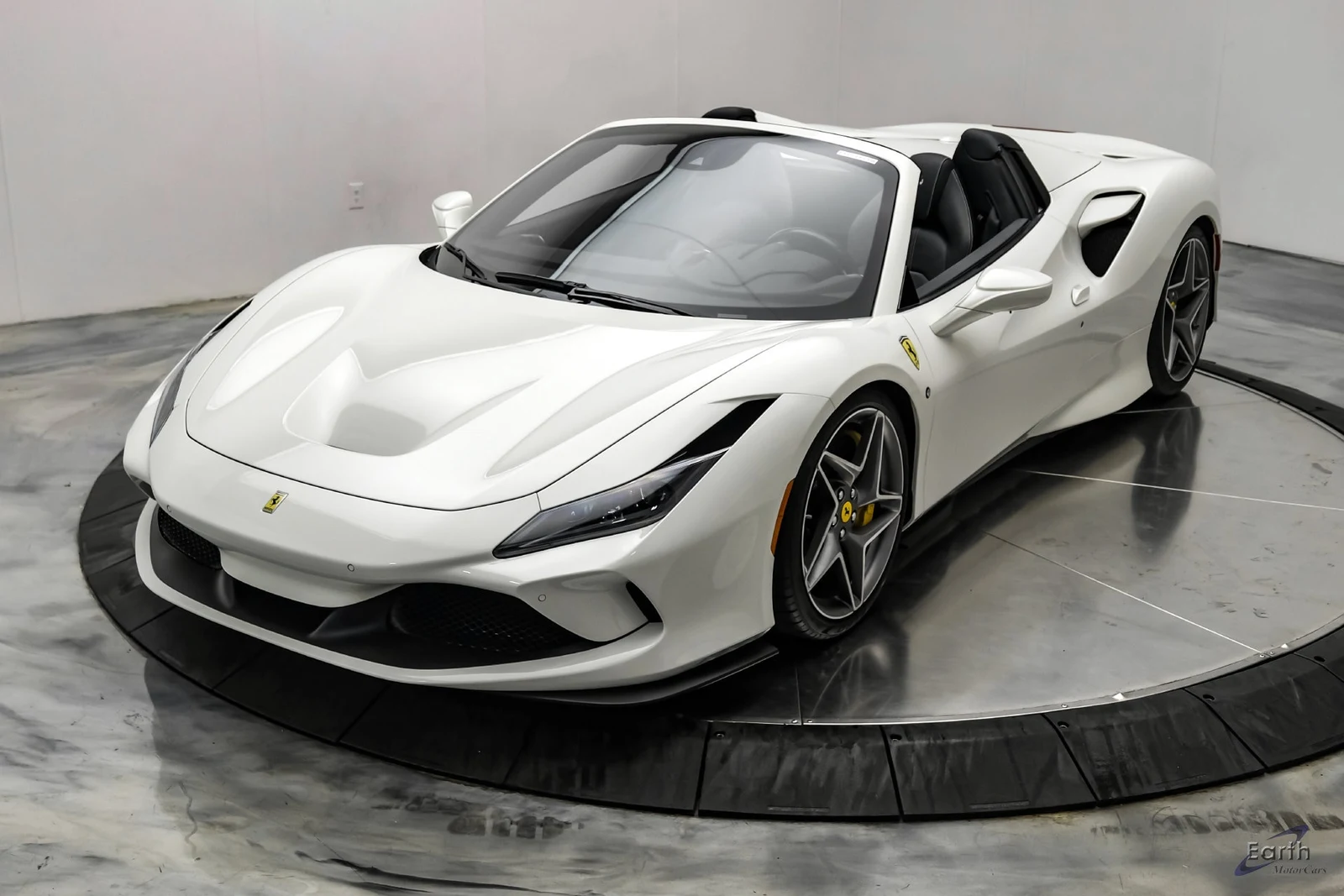 2022 Ferrari F8 Spider, 6/28