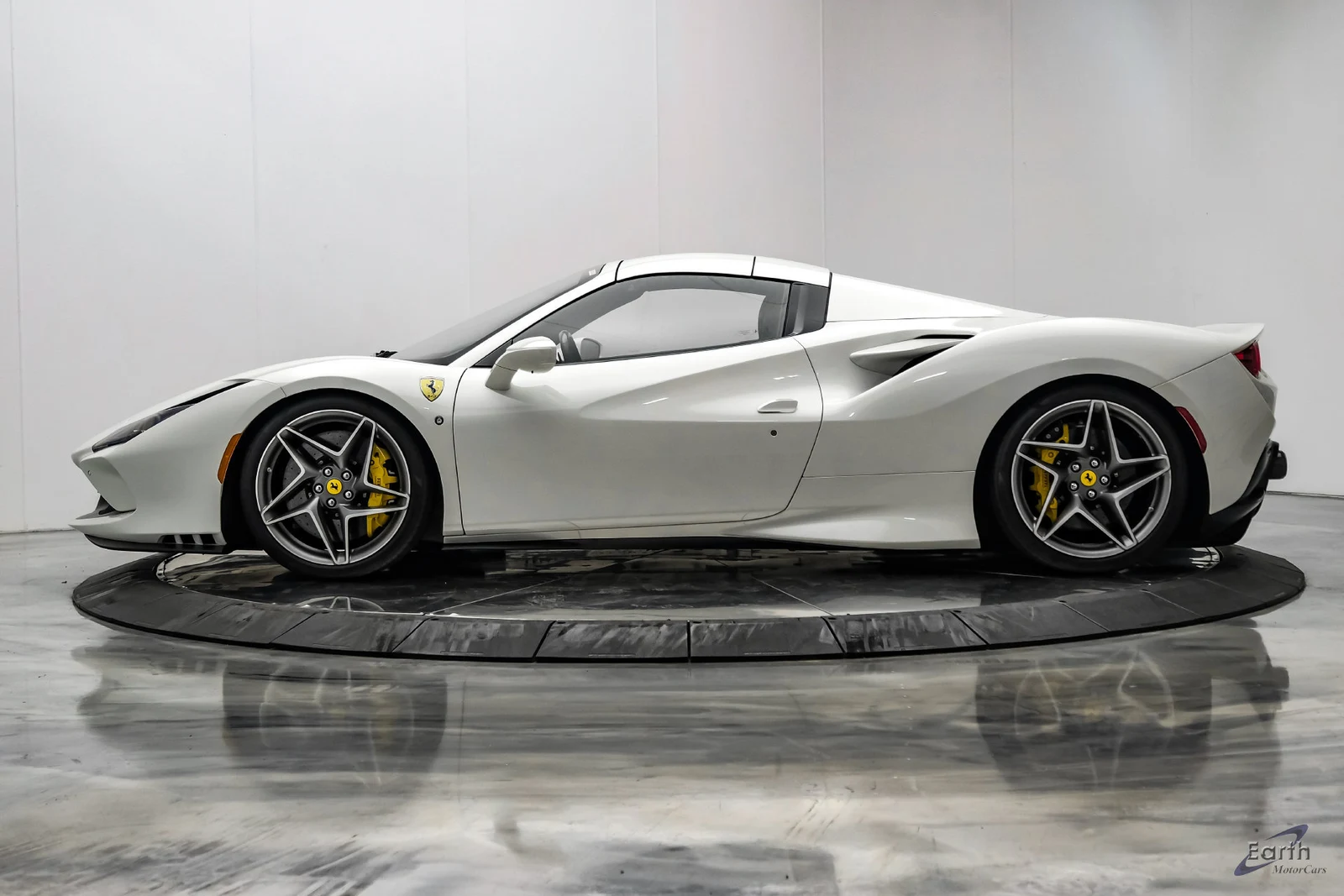 2022 Ferrari F8 Spider, 8/28
