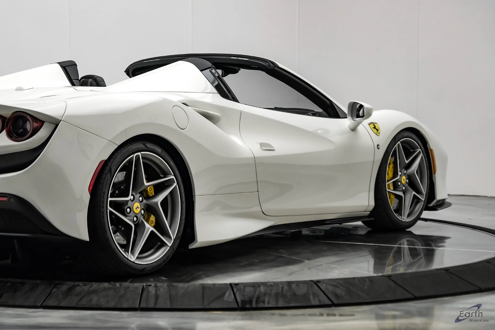 2022 Ferrari F8 Spider, 24/28