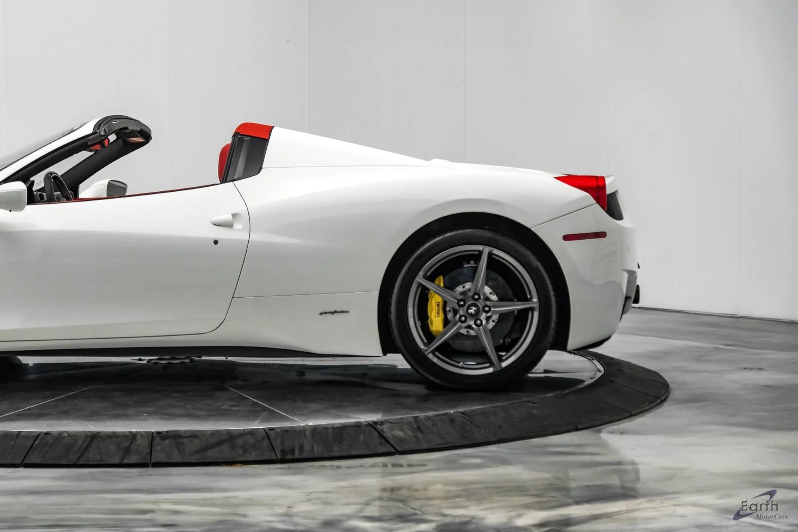 2015 Ferrari 458 Spider, 10/28