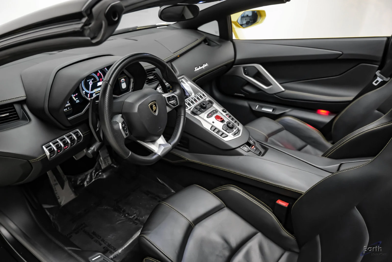 2014 Lamborghini Aventador LP700-4 Roadster, 2/28