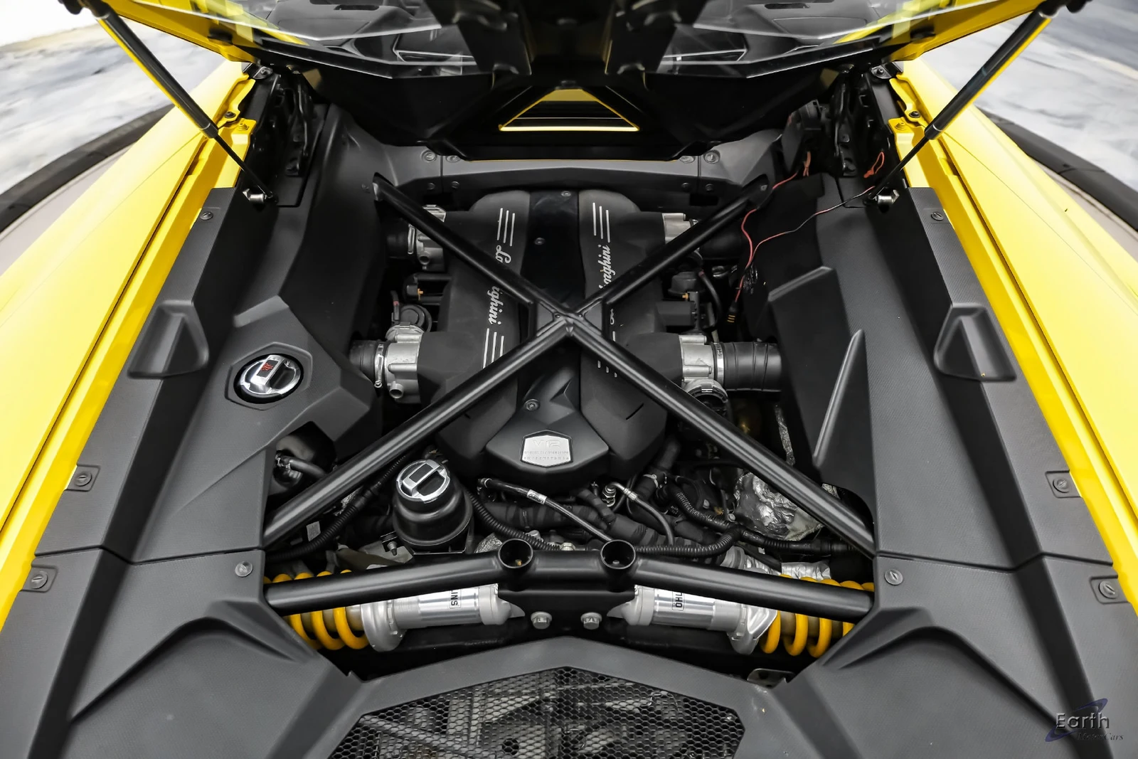 2014 Lamborghini Aventador LP700-4 Roadster, 3/28