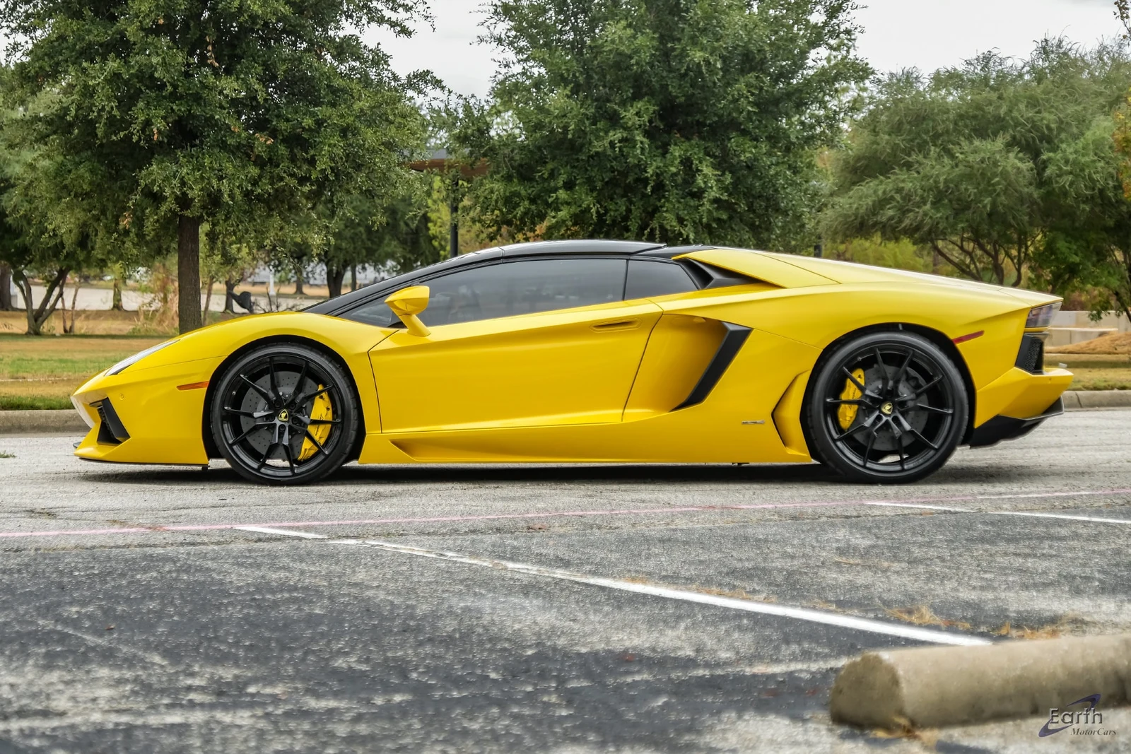 2014 Lamborghini Aventador LP700-4 Roadster, 11/28