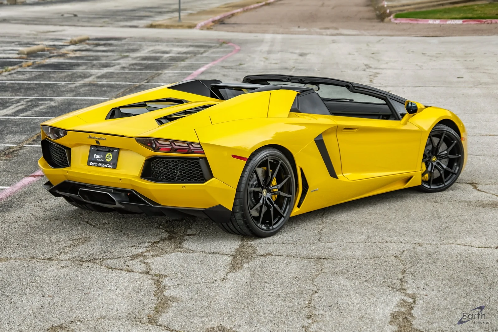 2014 Lamborghini Aventador LP700-4 Roadster, 23/28