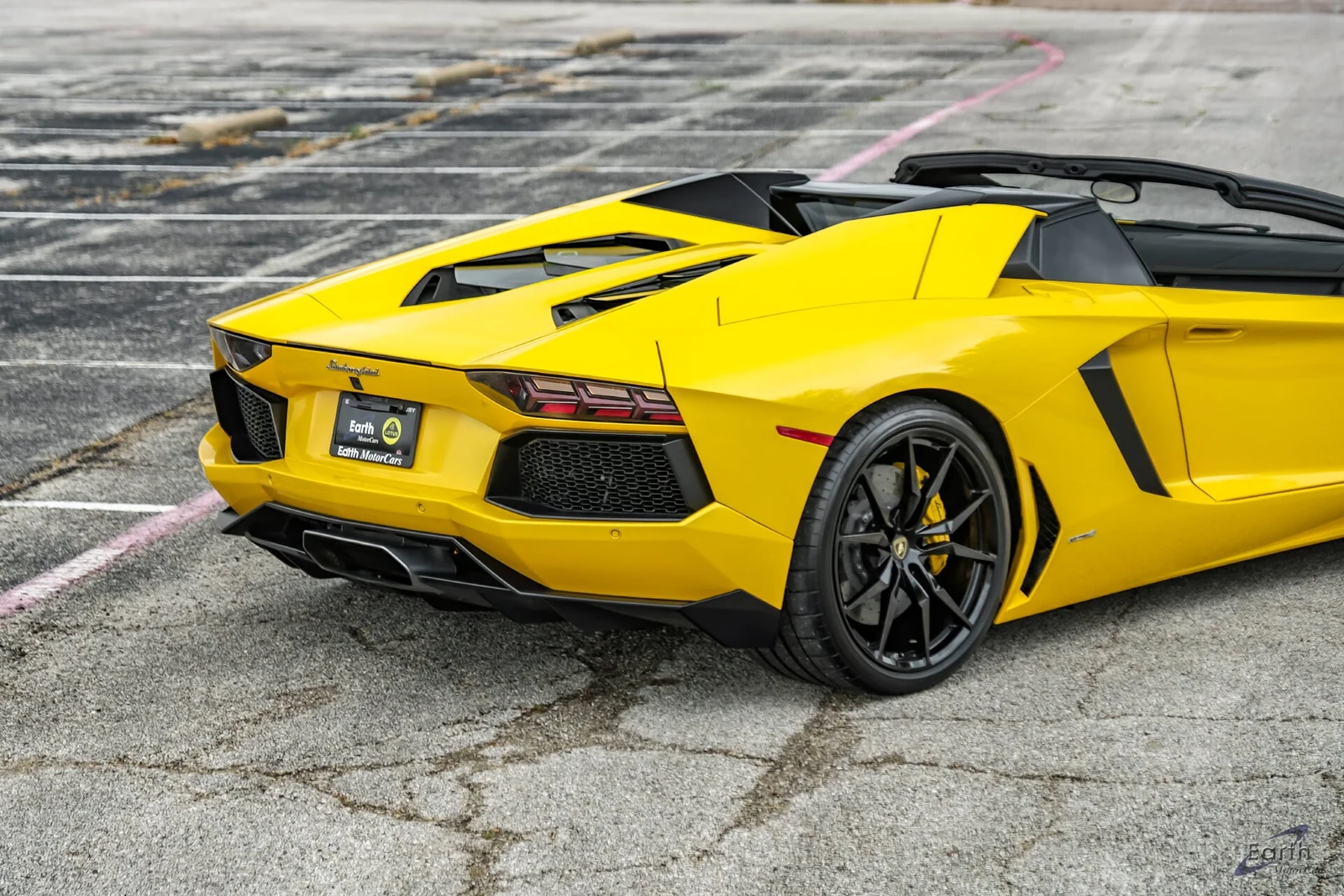 2014 Lamborghini Aventador LP700-4 Roadster, 24/28