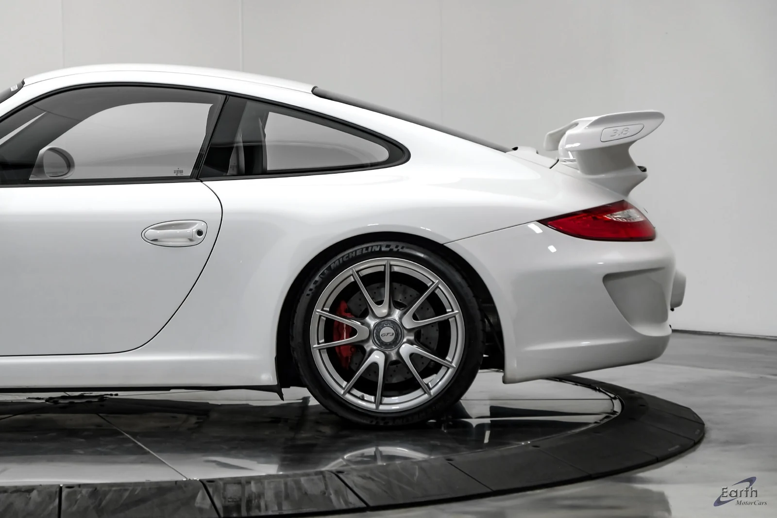 2010 Porsche 911 (997.2) GT3, 8/27