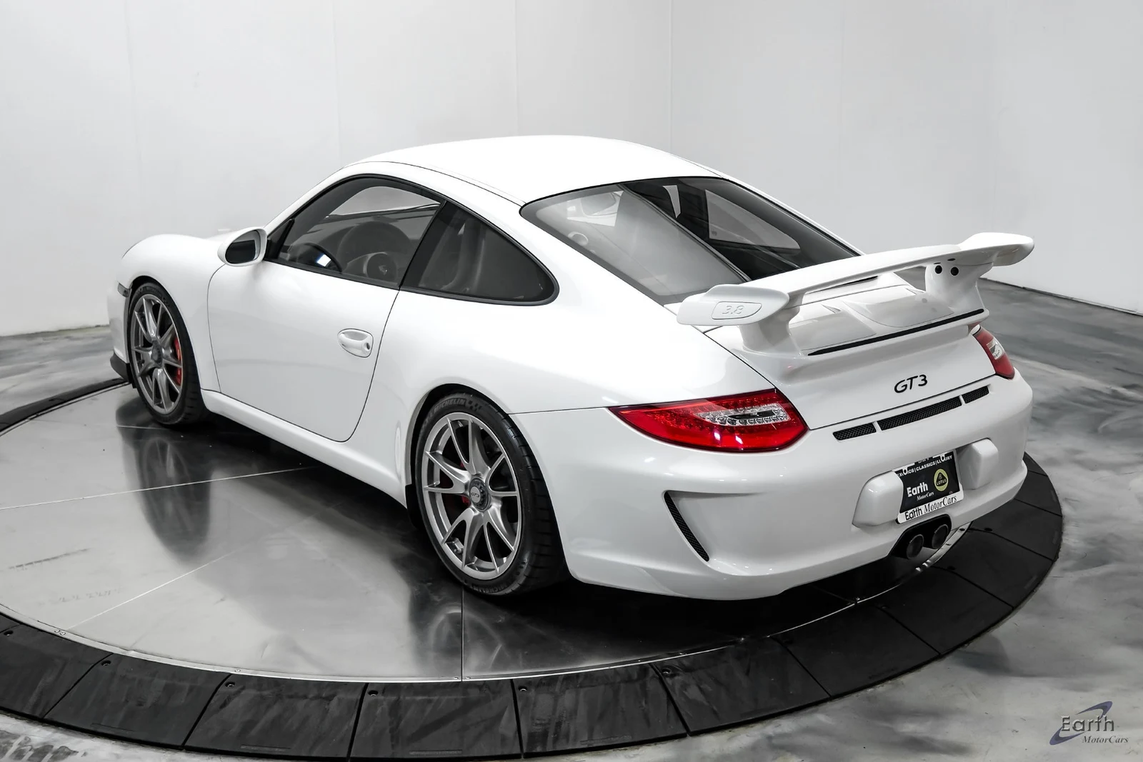 2010 Porsche 911 (997.2) GT3, 11/27
