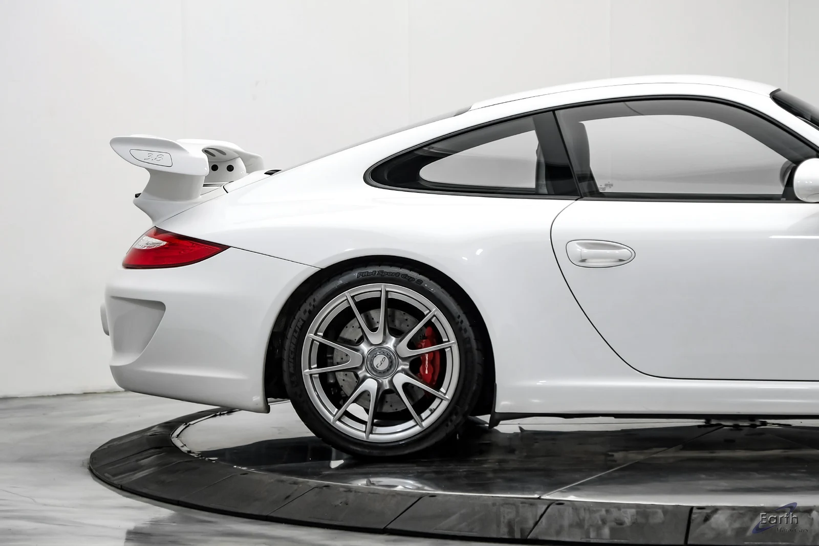 2010 Porsche 911 (997.2) GT3, 24/27