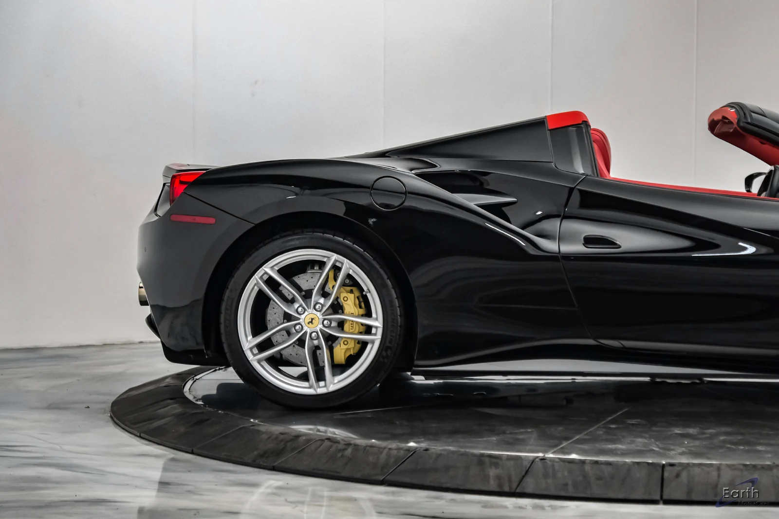 2018 Ferrari 488 Spider, 27/28