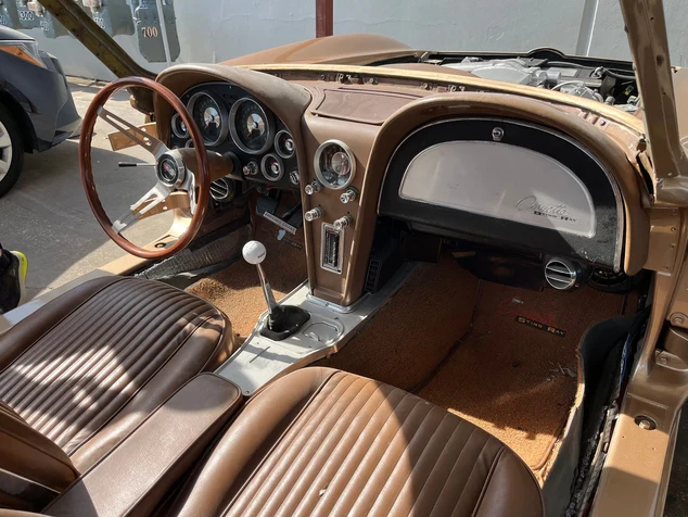 1963 Chevrolet Corvette C2, 24/30