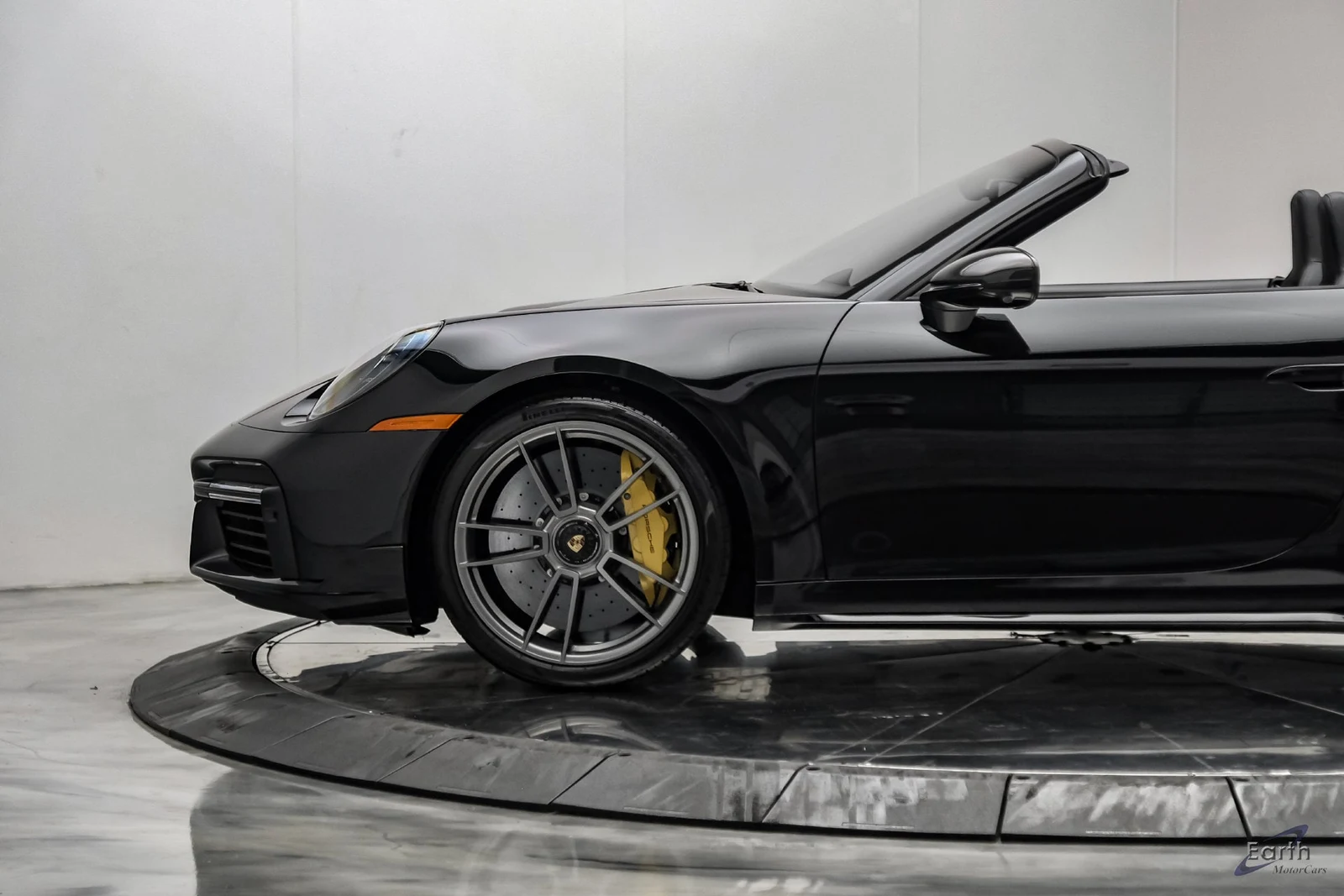 2025 Porsche 911 Turbo S Cabriolet (992.1), 8/28