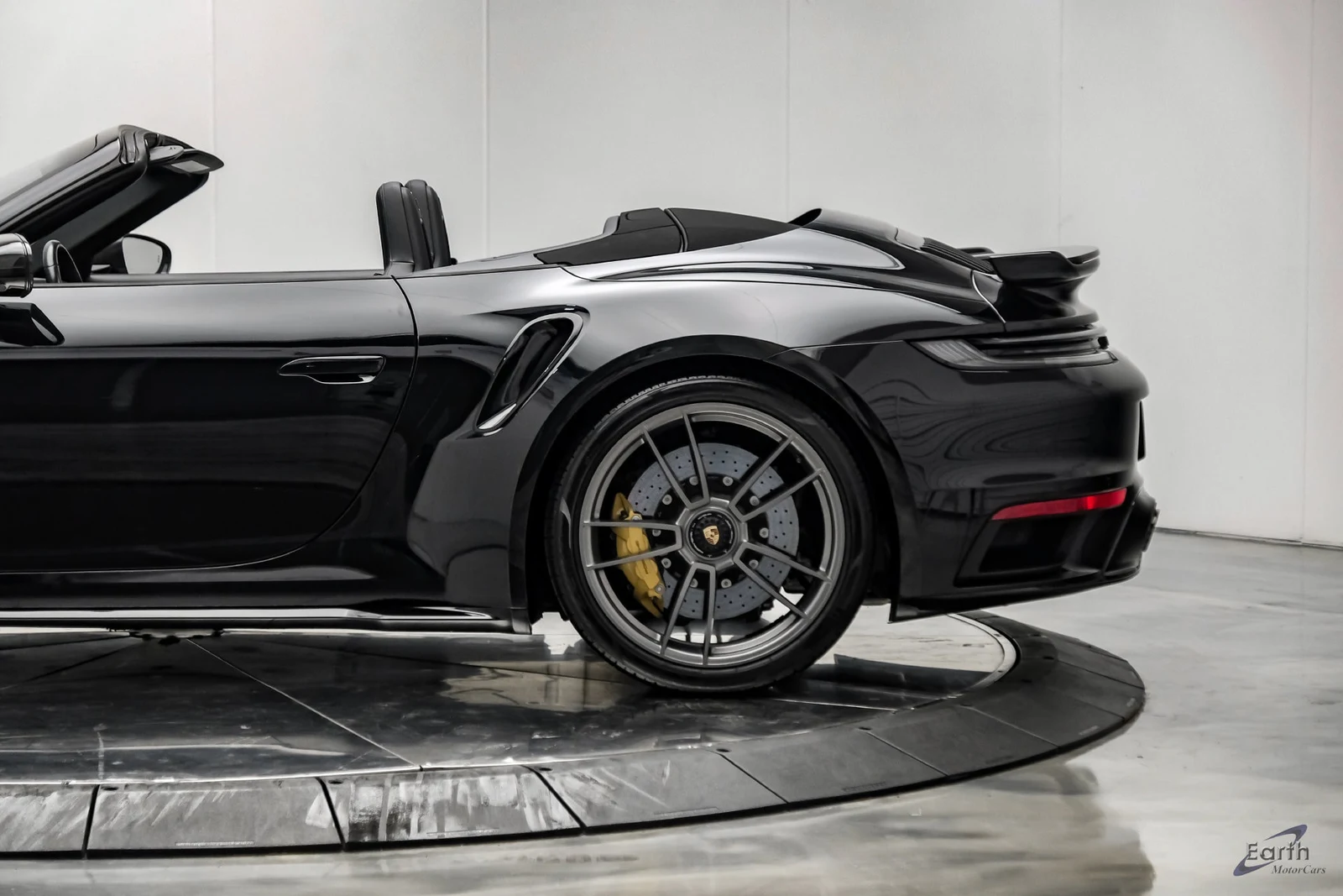 2025 Porsche 911 Turbo S Cabriolet (992.1), 9/28