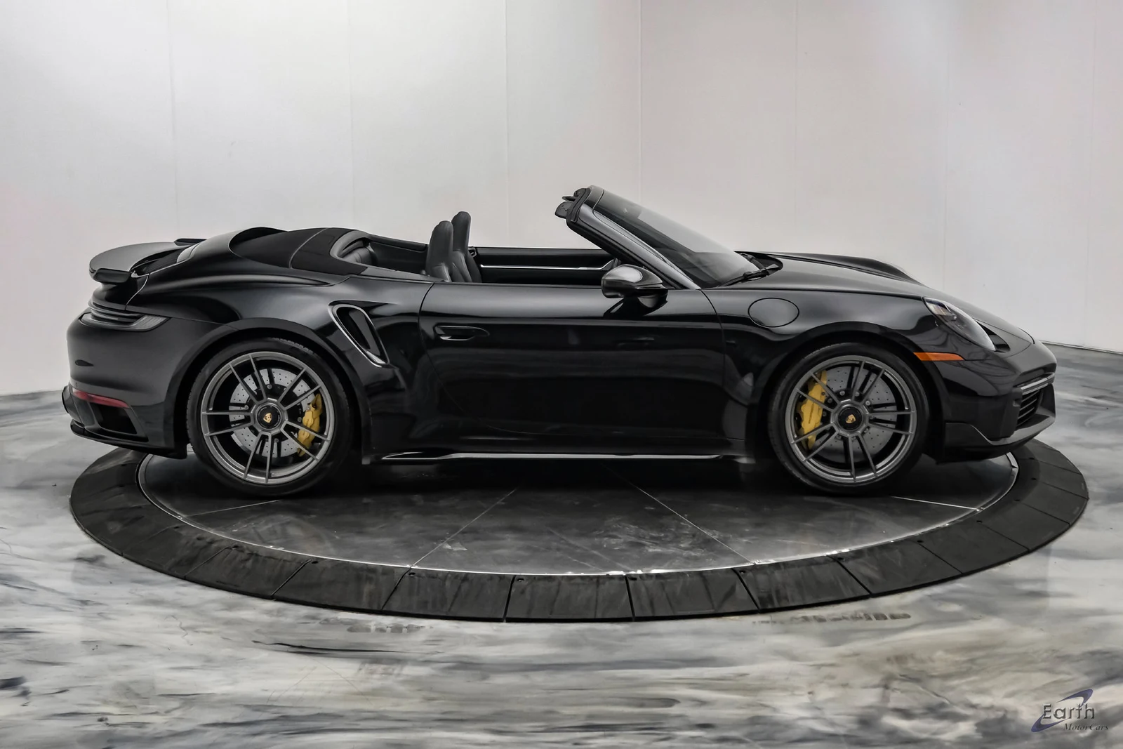 2025 Porsche 911 Turbo S Cabriolet (992.1), 24/28