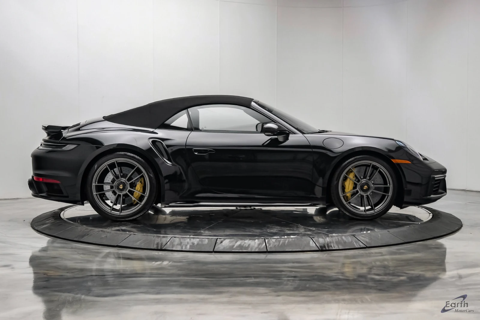 2025 Porsche 911 Turbo S Cabriolet (992.1), 25/28