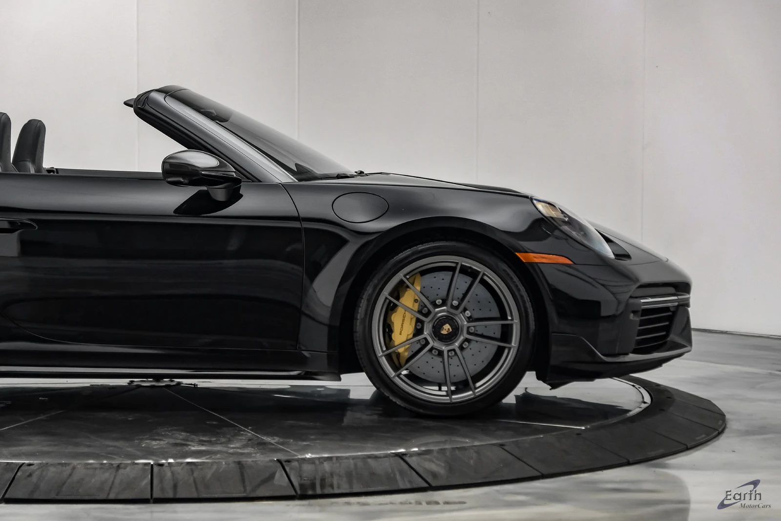 2025 Porsche 911 Turbo S Cabriolet (992.1), 27/28
