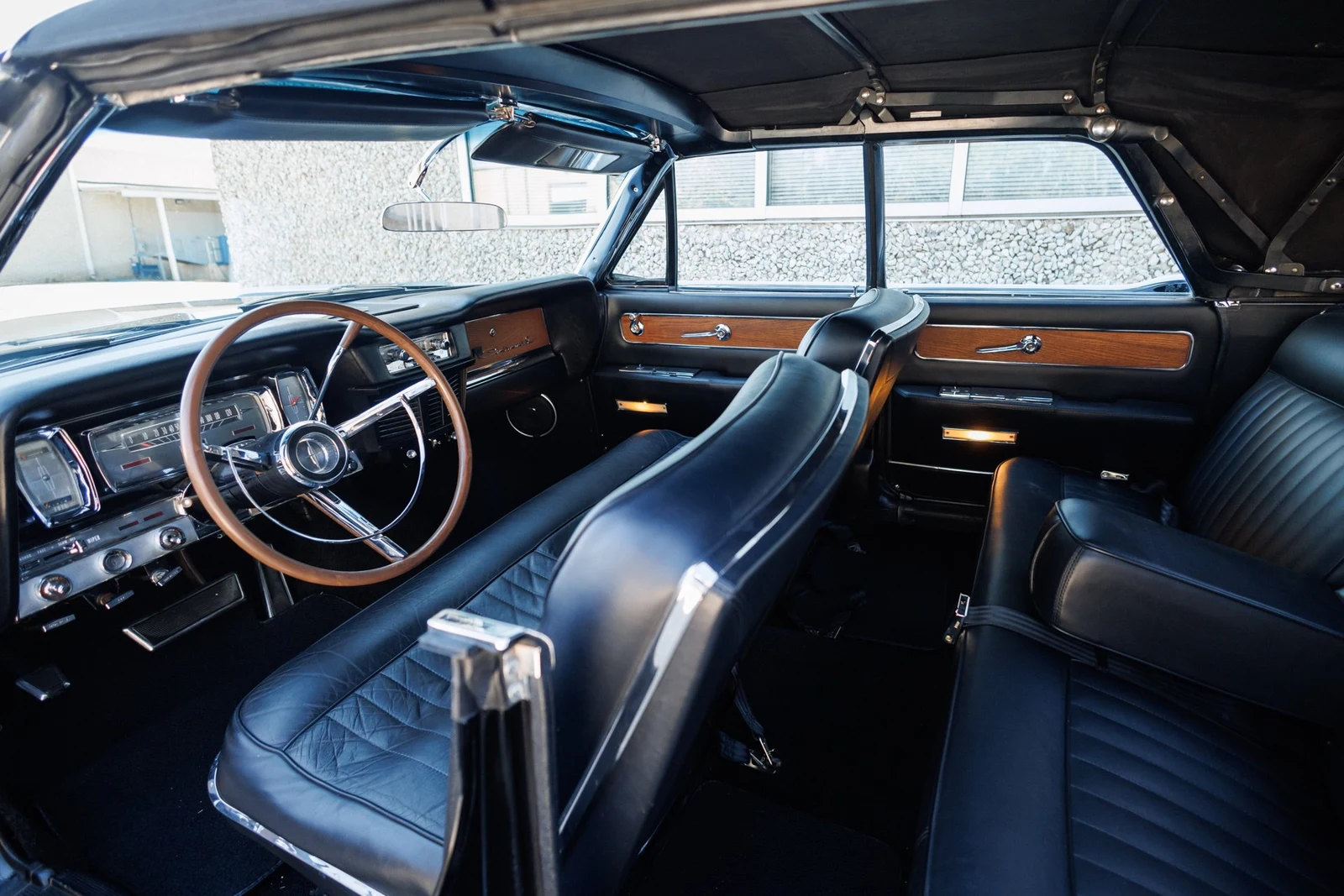 Lincoln Continental | Earth MotorCars