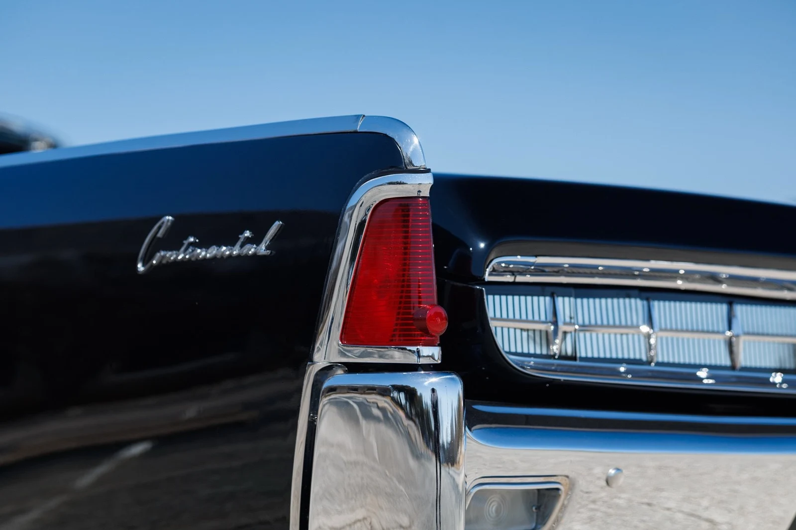 1963 Lincoln Continental, 28/29