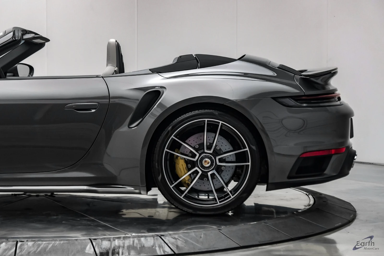 2024 Porsche 911 Turbo S Cabriolet (992.1), 8/27