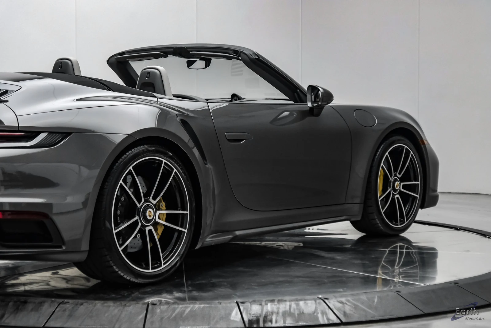 2024 Porsche 911 Turbo S Cabriolet (992.1), 22/27