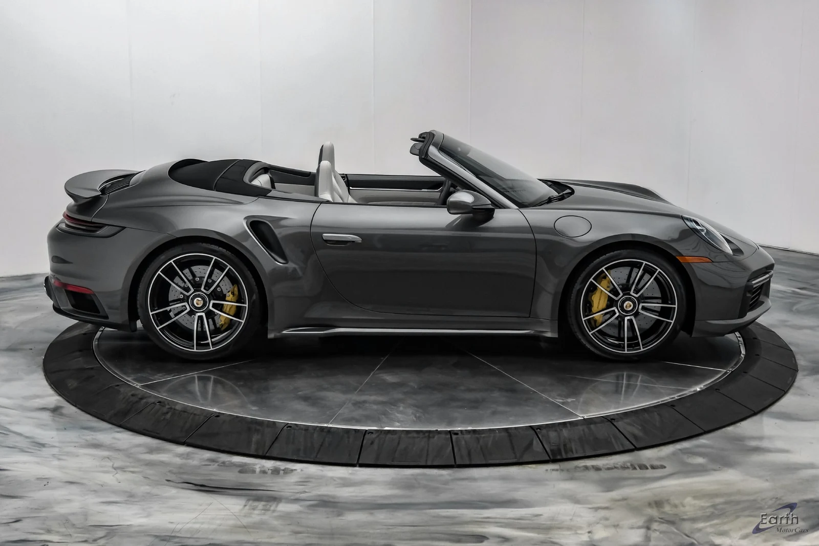 2024 Porsche 911 Turbo S Cabriolet (992.1), 23/27